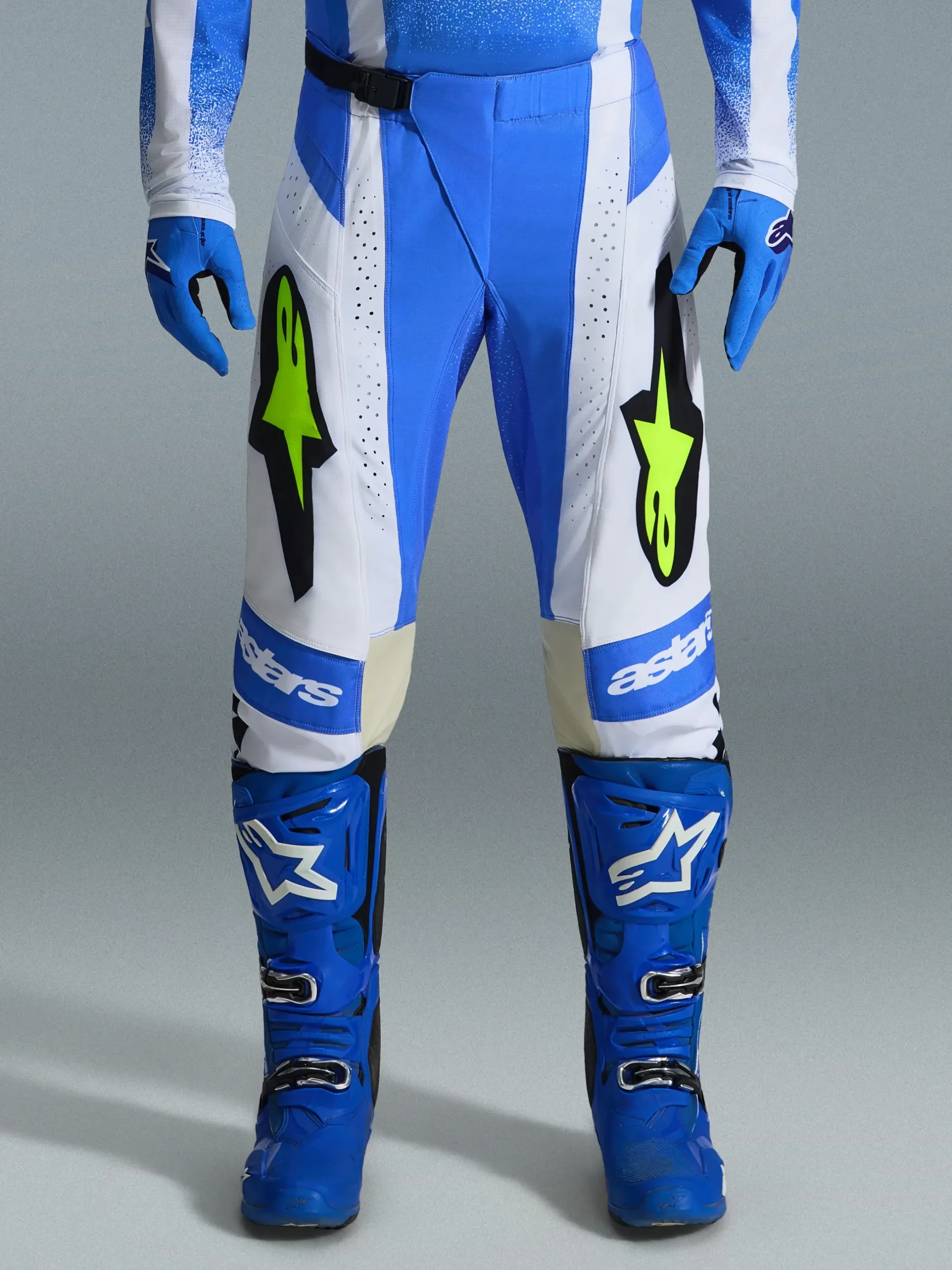 2026 Techstar Knif Gear Set