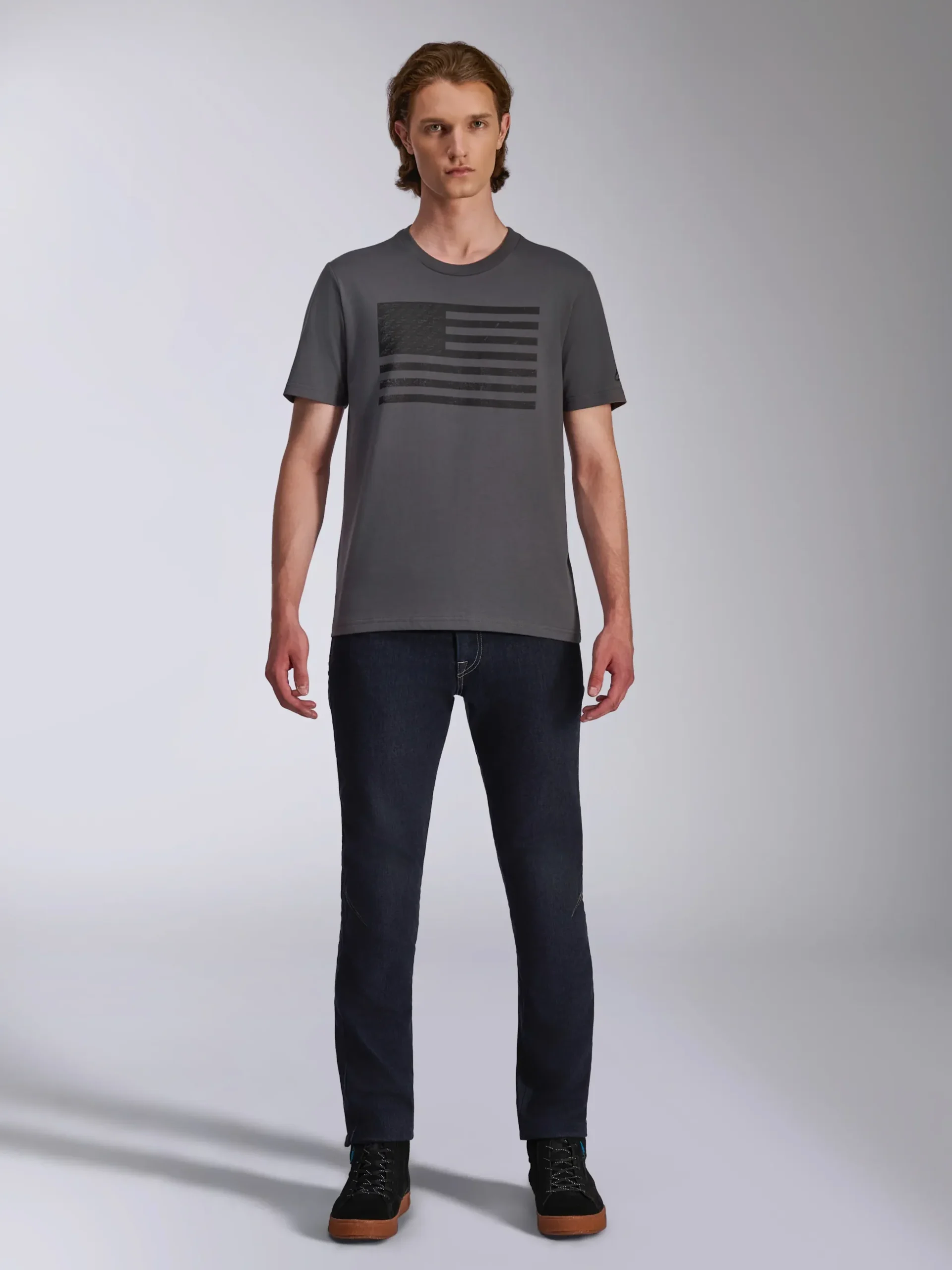 Waving CSF Tee - Short Sleeve